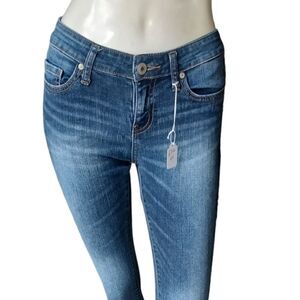 671244....Insider Jeans Size 3, W24" 26" Inseam 7 1/2"Rise